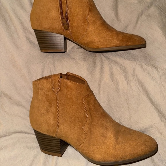 Booties - Picture 3 of 4